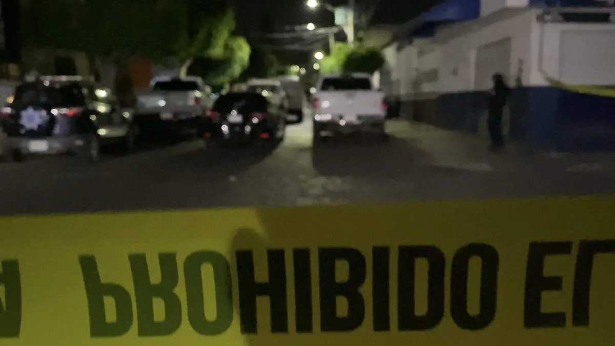 Asesinado en su casa